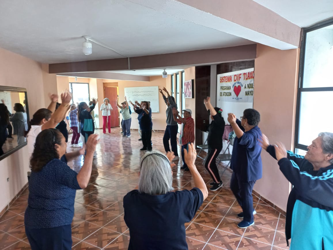 Adultos mayores de Tlaxcala Capital participan en acciones recreativas